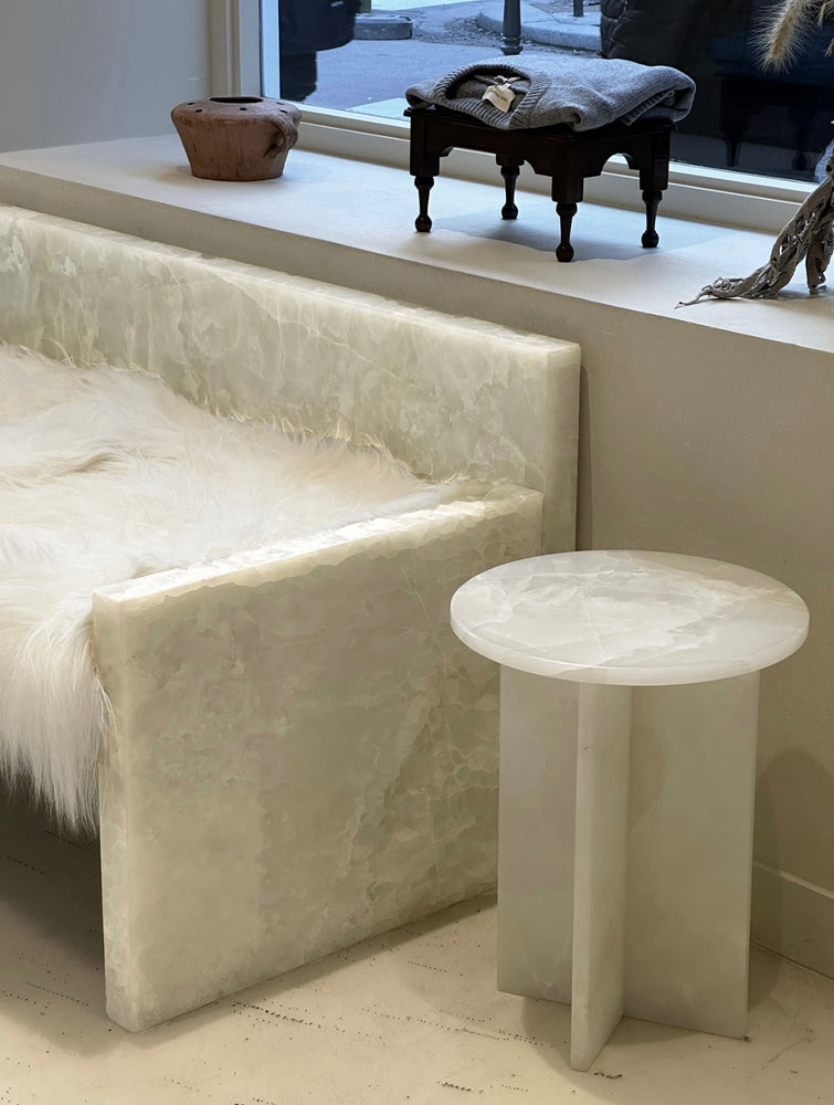 Alba Onyx Table