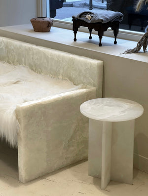 Alba Onyx Table