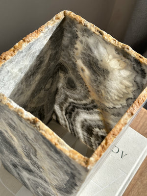 
            
                Load image into Gallery viewer, Grey Black Onyx Lamp
            
        