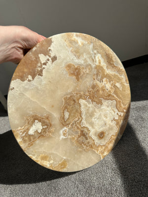 Alba Onyx Table Caramel