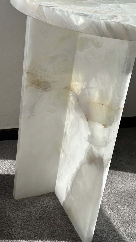 Alba Onyx Table White