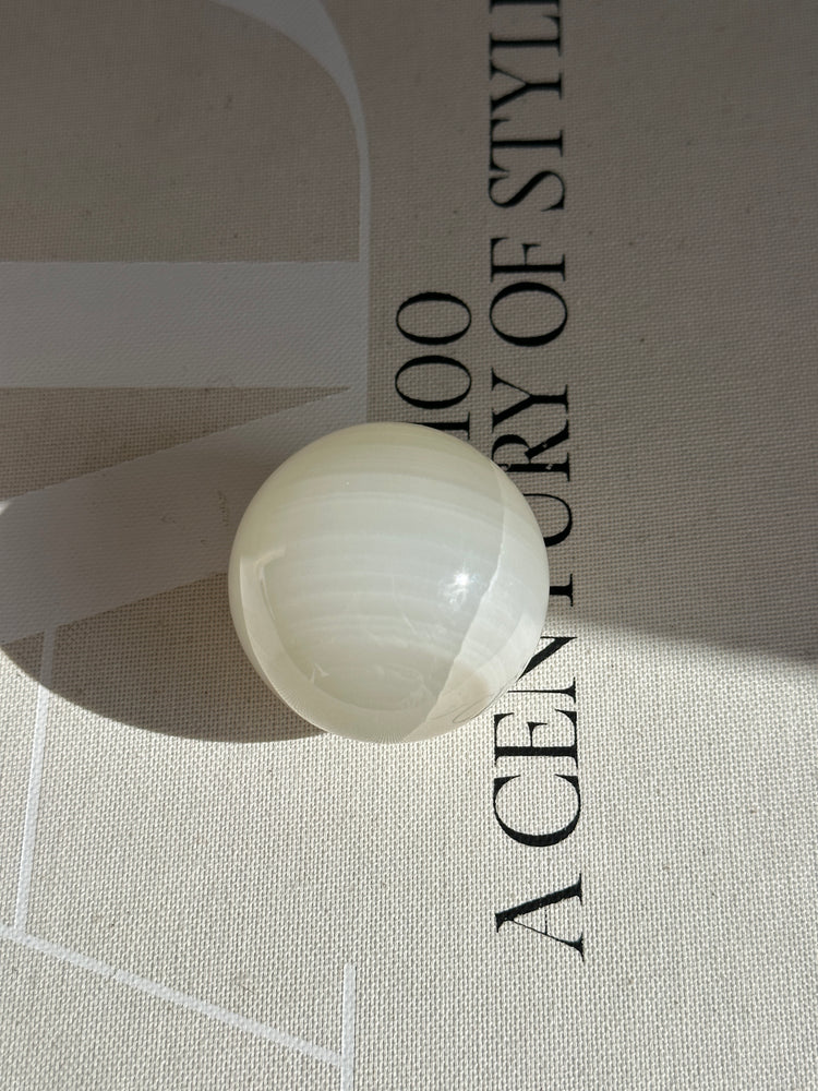 Off White Onyx Sphere - Medium