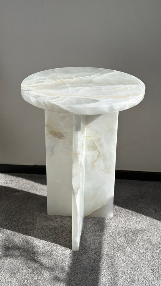 Alba Onyx Table White
