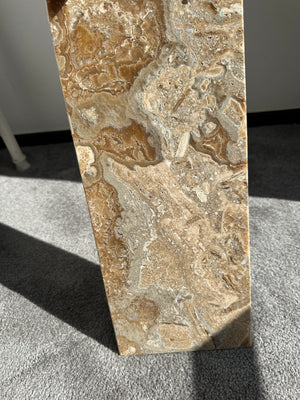 Alba Onyx Table Caramel