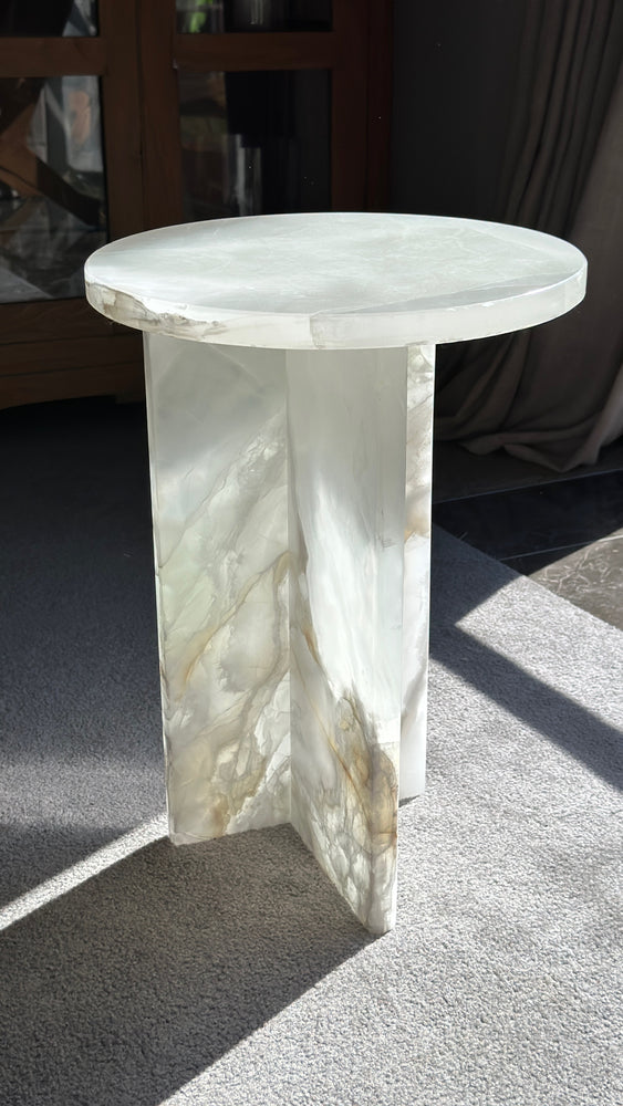 Alba Onyx Table White