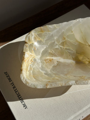 
            
                Load image into Gallery viewer, White &amp;amp; Amber Onyx Bowl
            
        