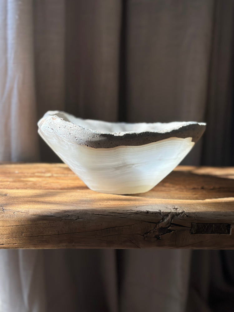 
            
                Load image into Gallery viewer, White Matte Onyx Bowl - Medium
            
        