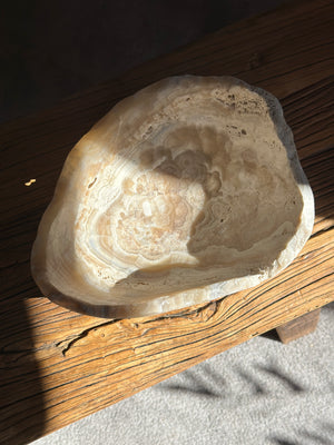
            
                Load image into Gallery viewer, Amber &amp;amp; White Onyx Bowl Matte - Medium
            
        